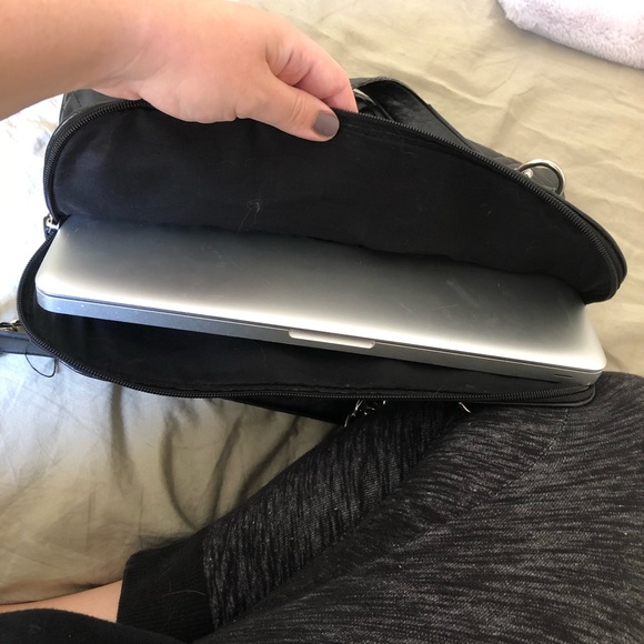 Kenneth Cole handbag - Picture 6 of 10